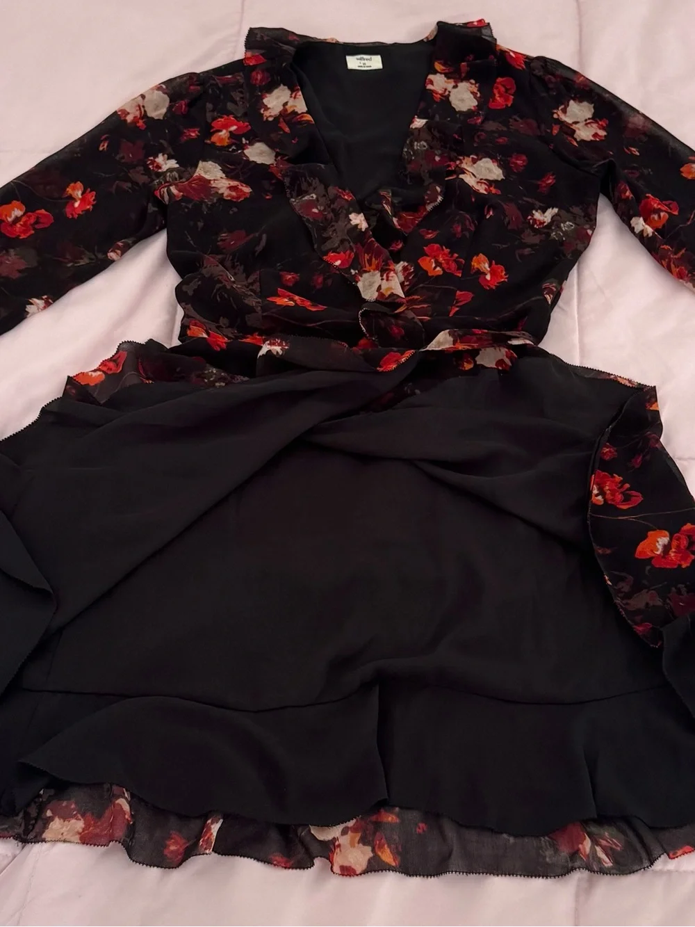 Aritzia Wilfred Louise Black and red Floral Ruffle Wrap Dress, size XS boho chic